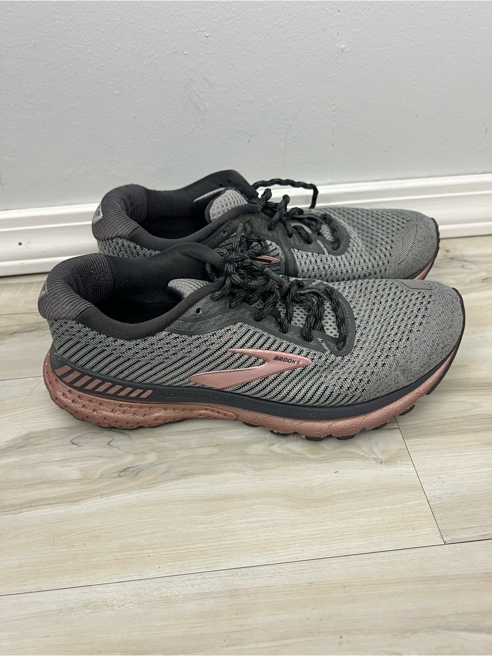 Brooks Adrenaline GTS 20 Shoes